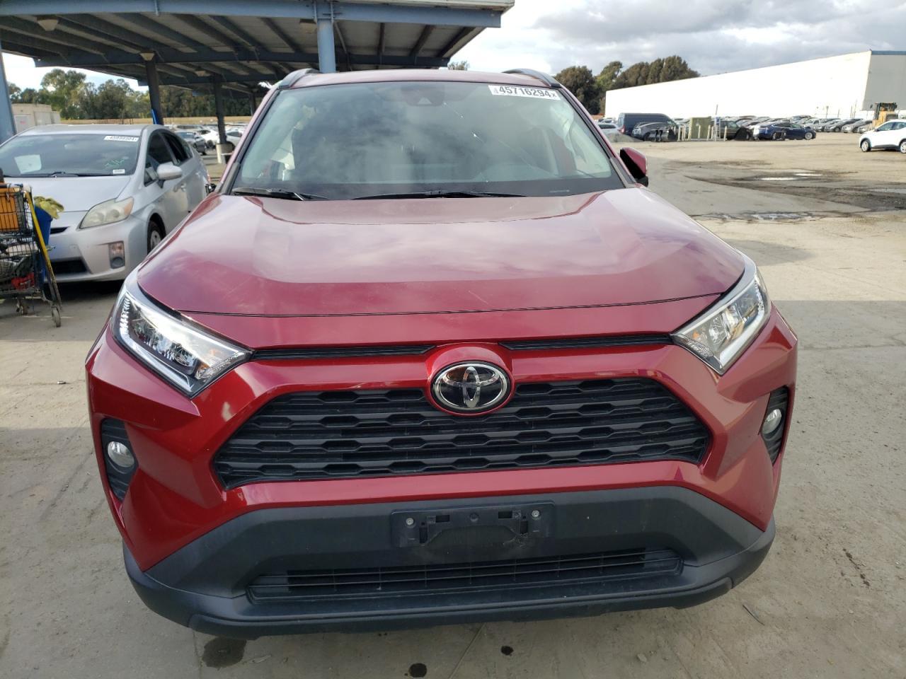 2020 TOYOTA RAV4 XLE - Image 5