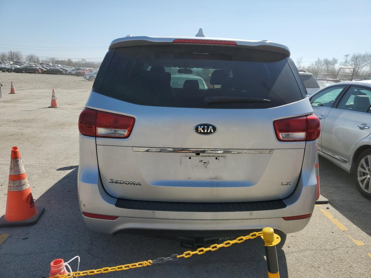 2017 KIA SEDONA LX - Фото 6
