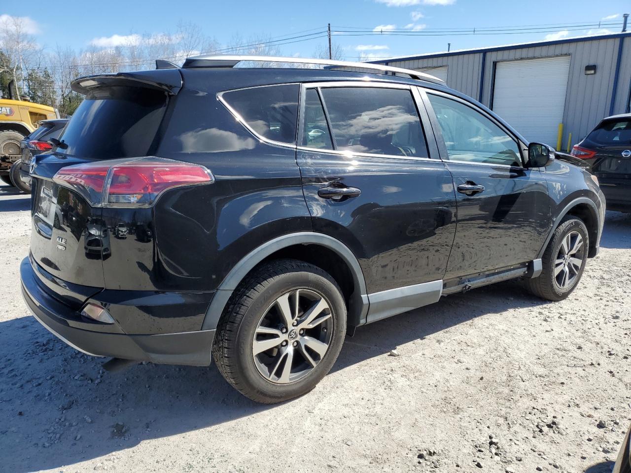 2017 TOYOTA RAV4 XLE - Фото 3