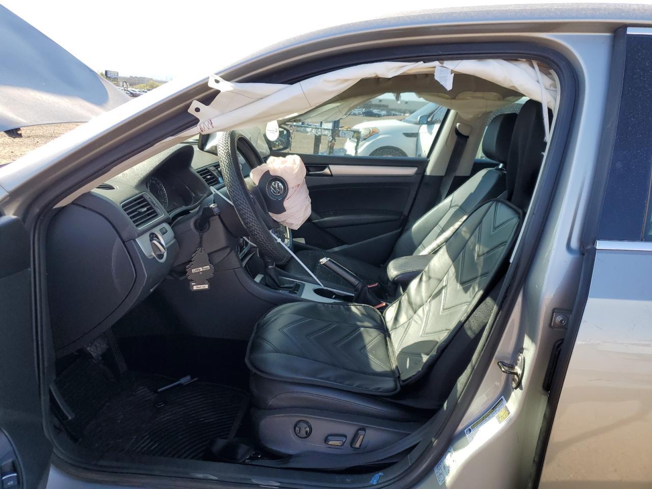 2013 VOLKSWAGEN PASSAT SE - Image 7