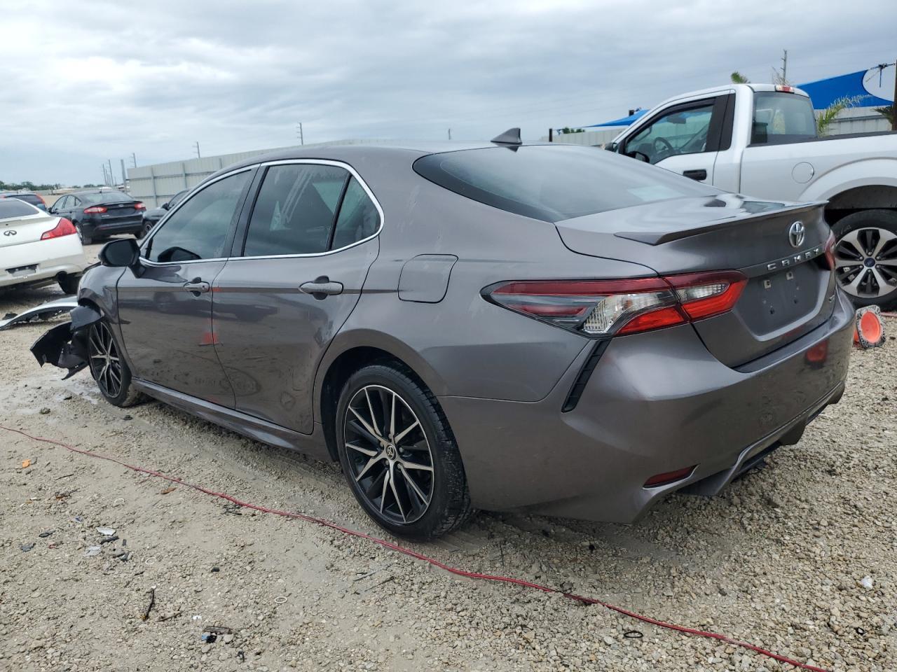 2021 TOYOTA CAMRY SE - Фото 2