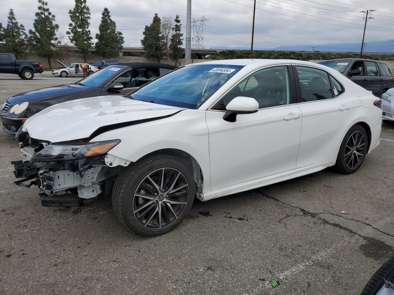 2021 TOYOTA CAMRY SE
