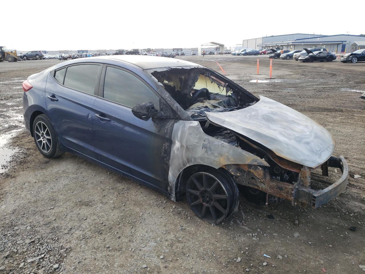2017 HYUNDAI ELANTRA SE - Фото 4