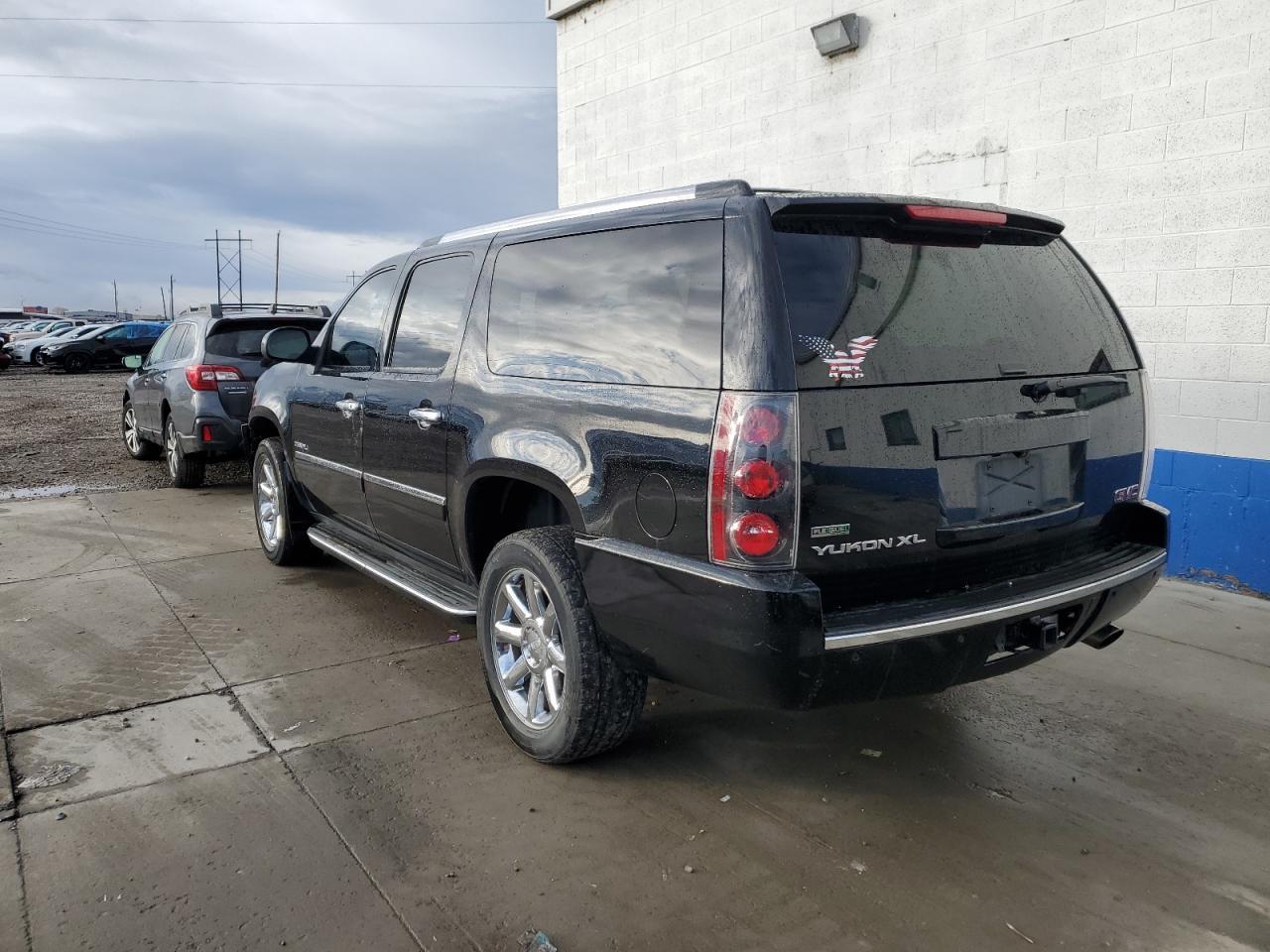 2012 GMC YUKON XL D - Image 2