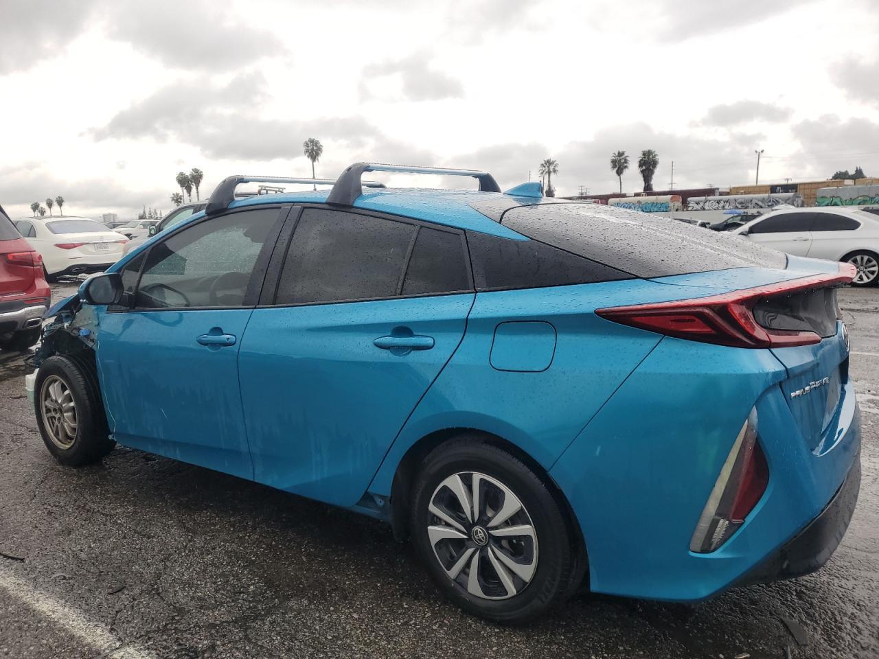 2019 TOYOTA PRIUS PRIM - Фото 2