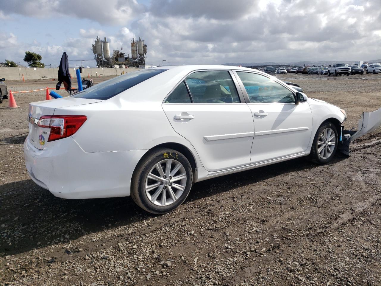 2013 TOYOTA CAMRY L - Фото 3