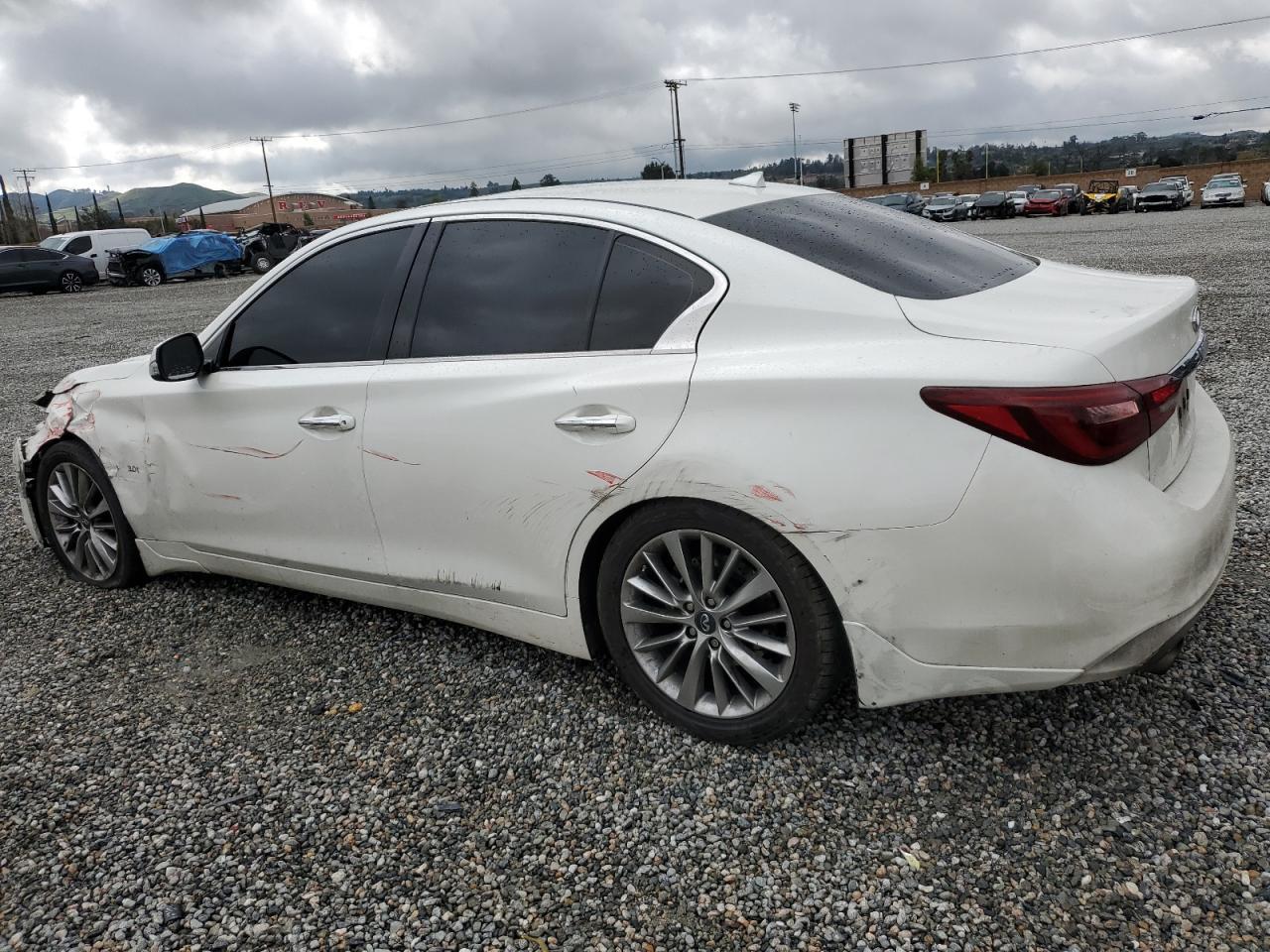 2018 INFINITI Q50 LUXE - Фото 2