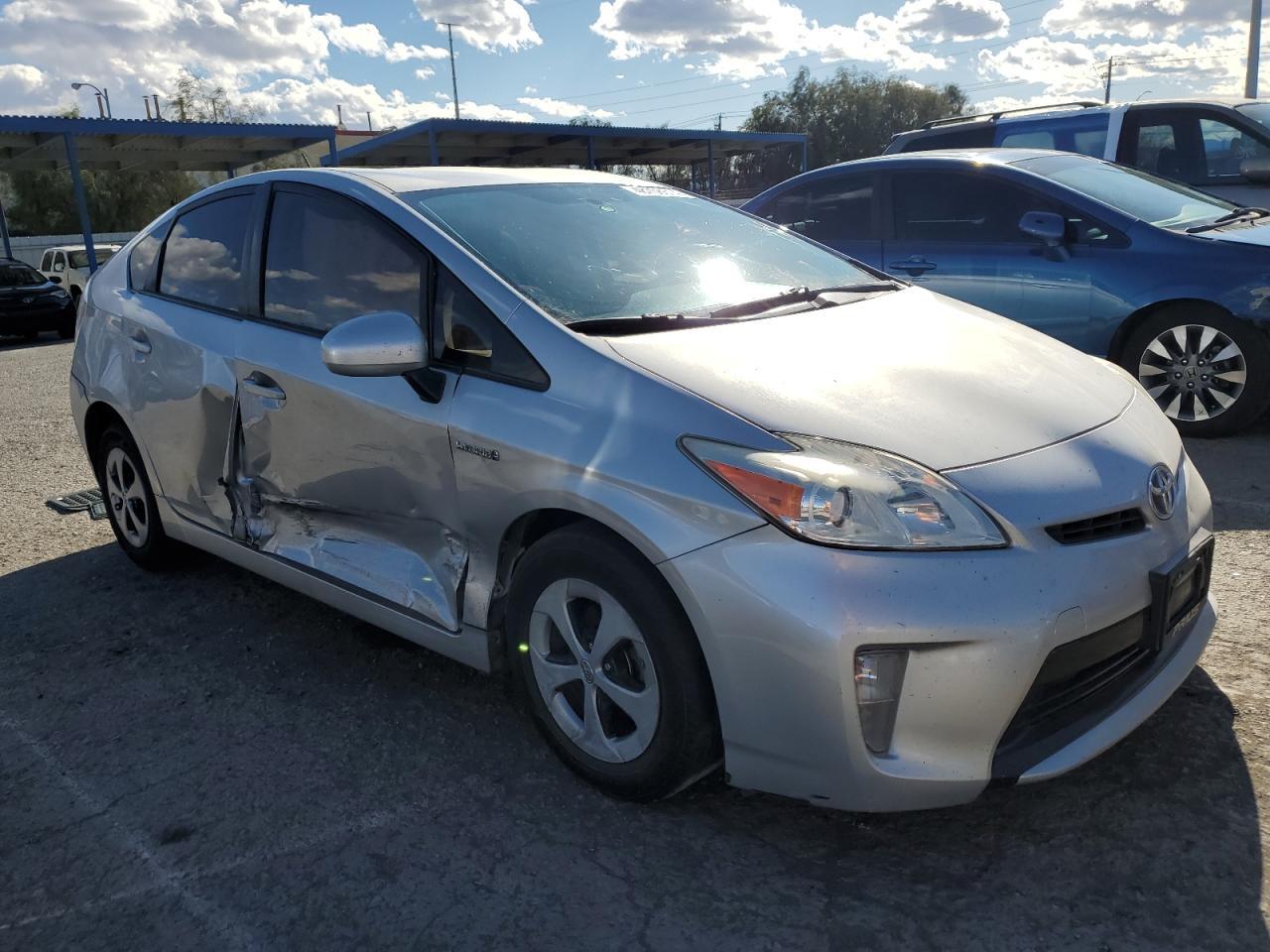 2015 TOYOTA PRIUS - Фото 4