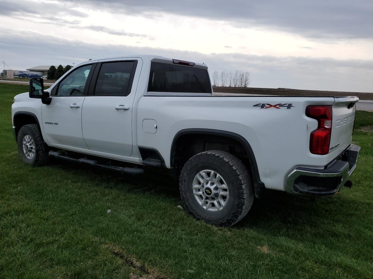 2020 CHEVROLET SILVERADO - Image 2