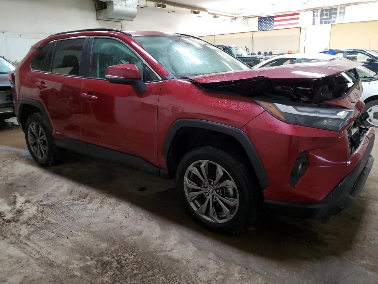 2022 TOYOTA RAV4 XLE P - Image 4