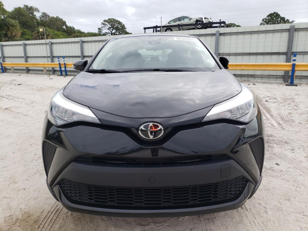 2021 TOYOTA C-HR XLE - Фото 5