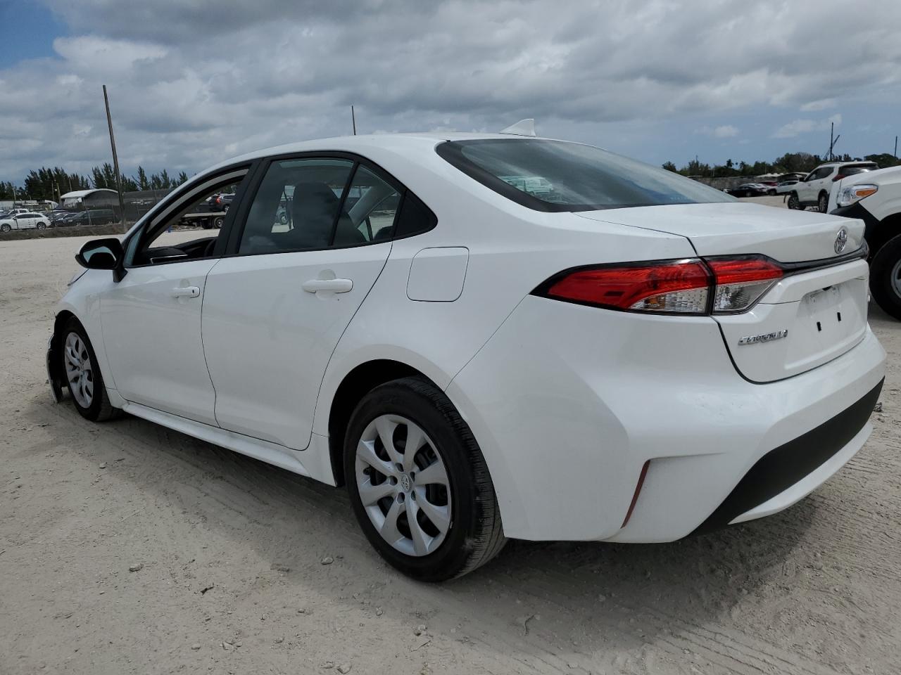 2022 TOYOTA COROLLA LE - Image 2