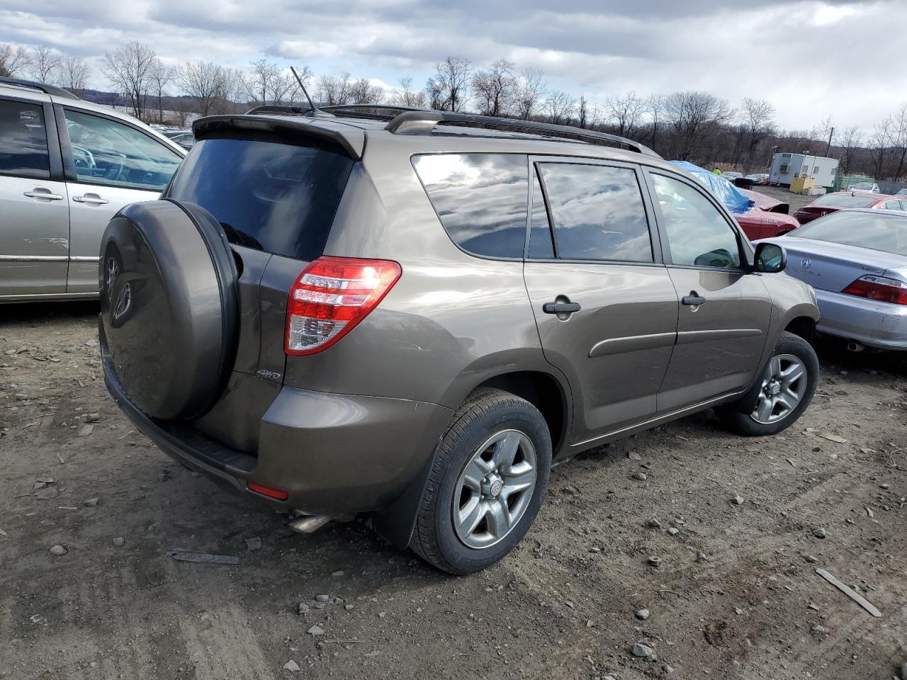 2011 TOYOTA RAV4 - Фото 3