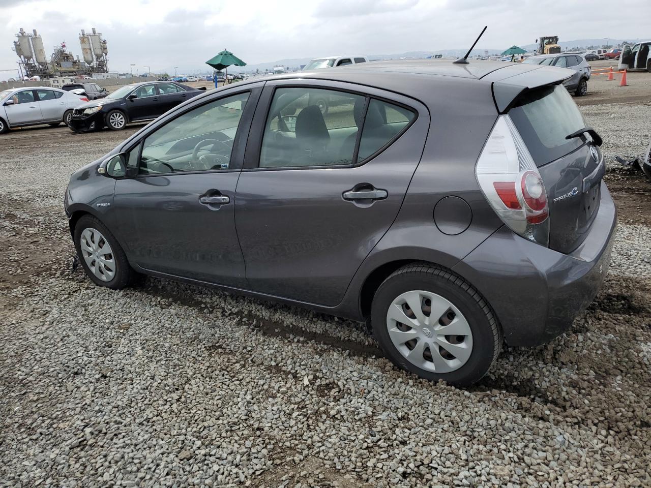 2013 TOYOTA PRIUS C - Image 2