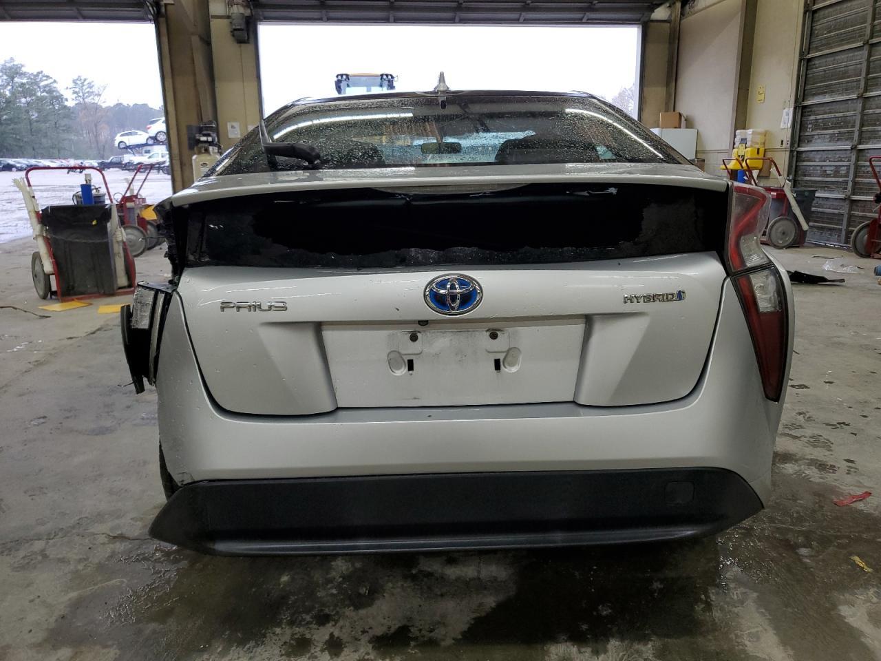 2016 TOYOTA PRIUS - Image 6