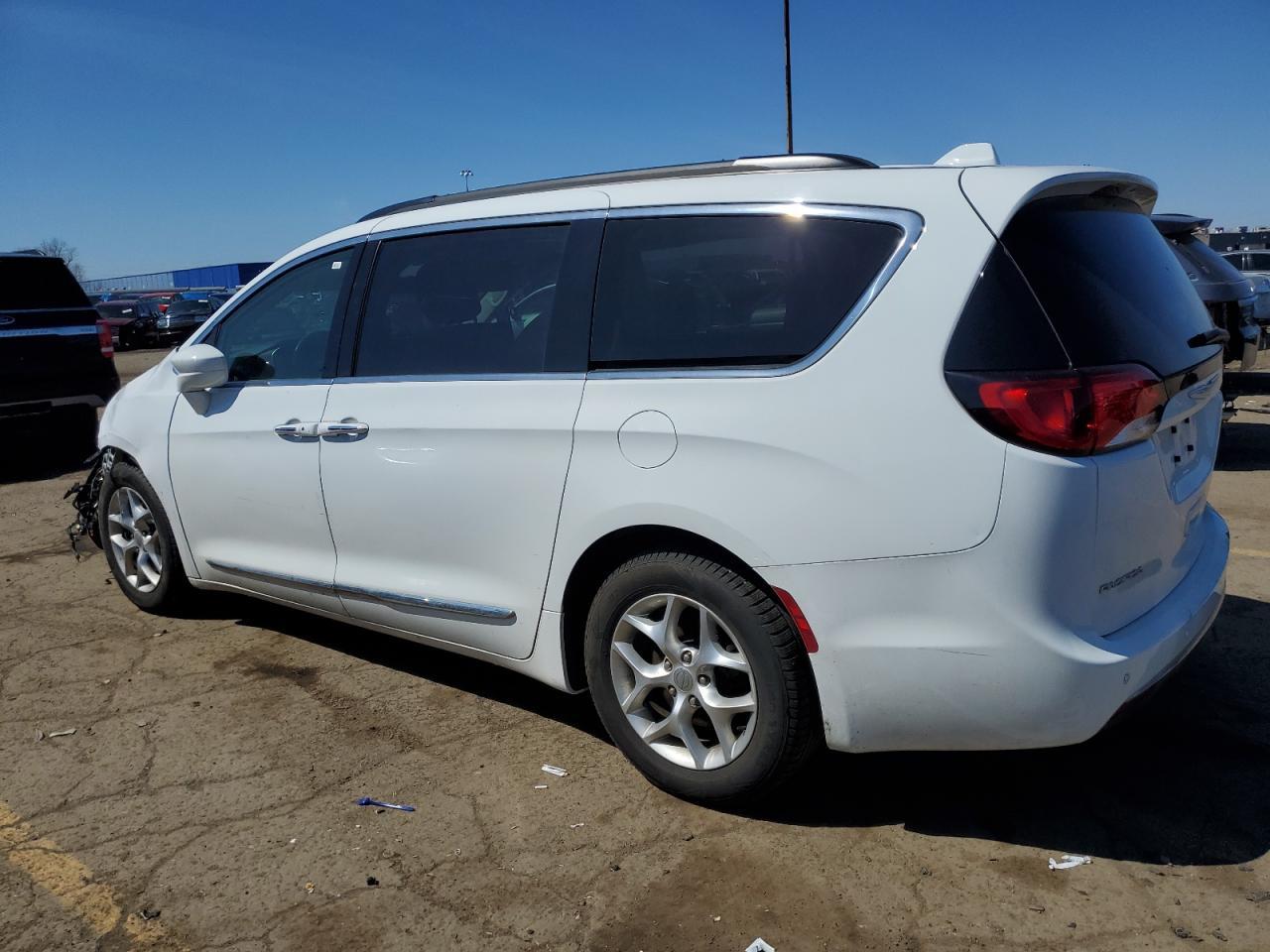 2017 CHRYSLER PACIFICA T - Image 2