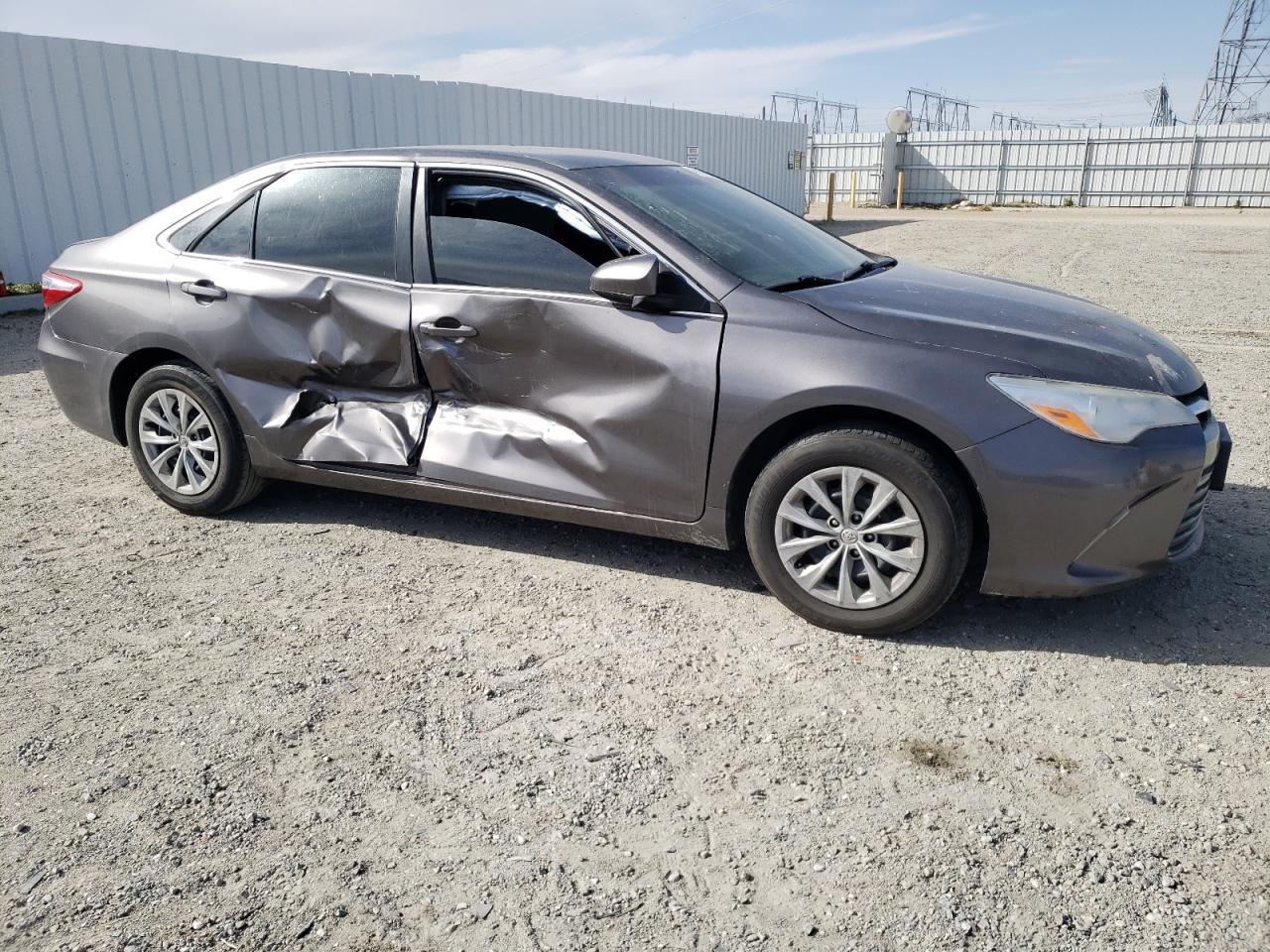 2017 TOYOTA CAMRY LE - Фото 4