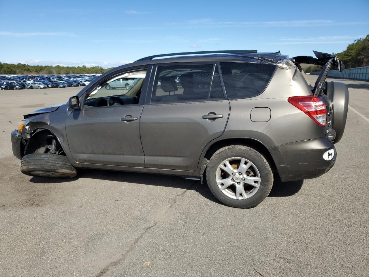 2011 TOYOTA RAV4 - Image 2