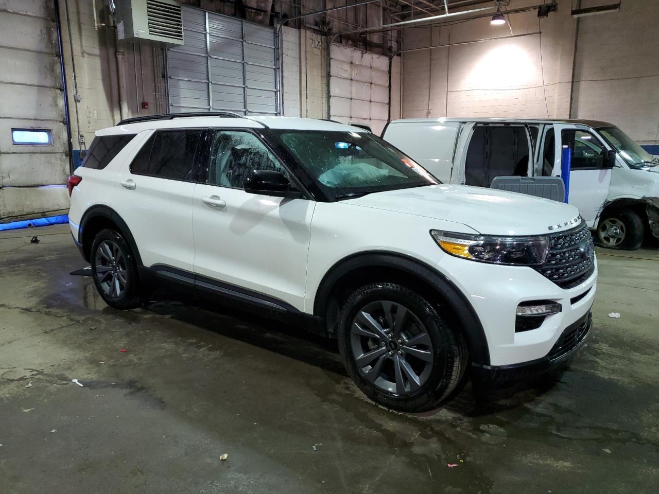 2023 FORD EXPLORER X - Фото 4