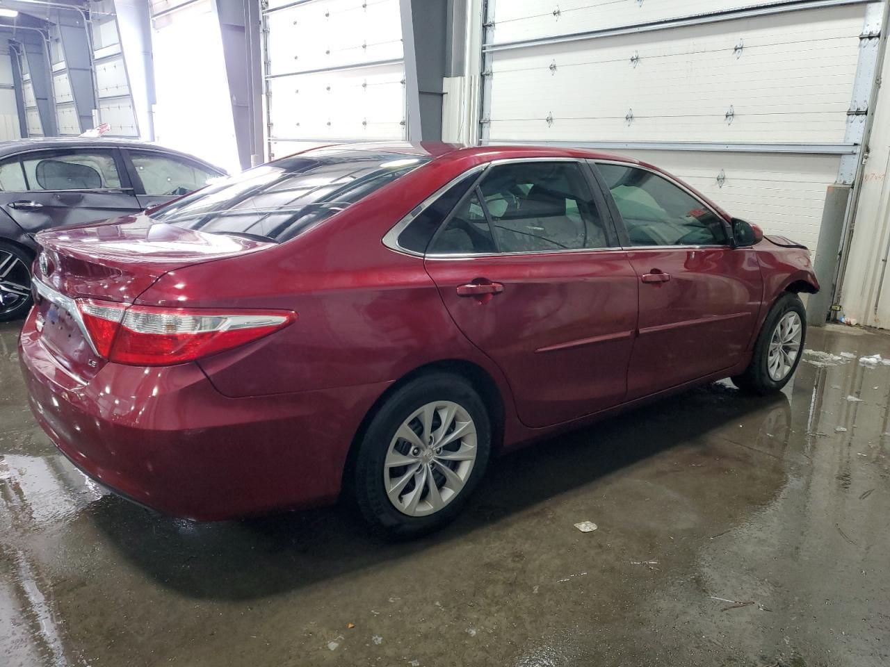 2016 TOYOTA CAMRY LE - Фото 3