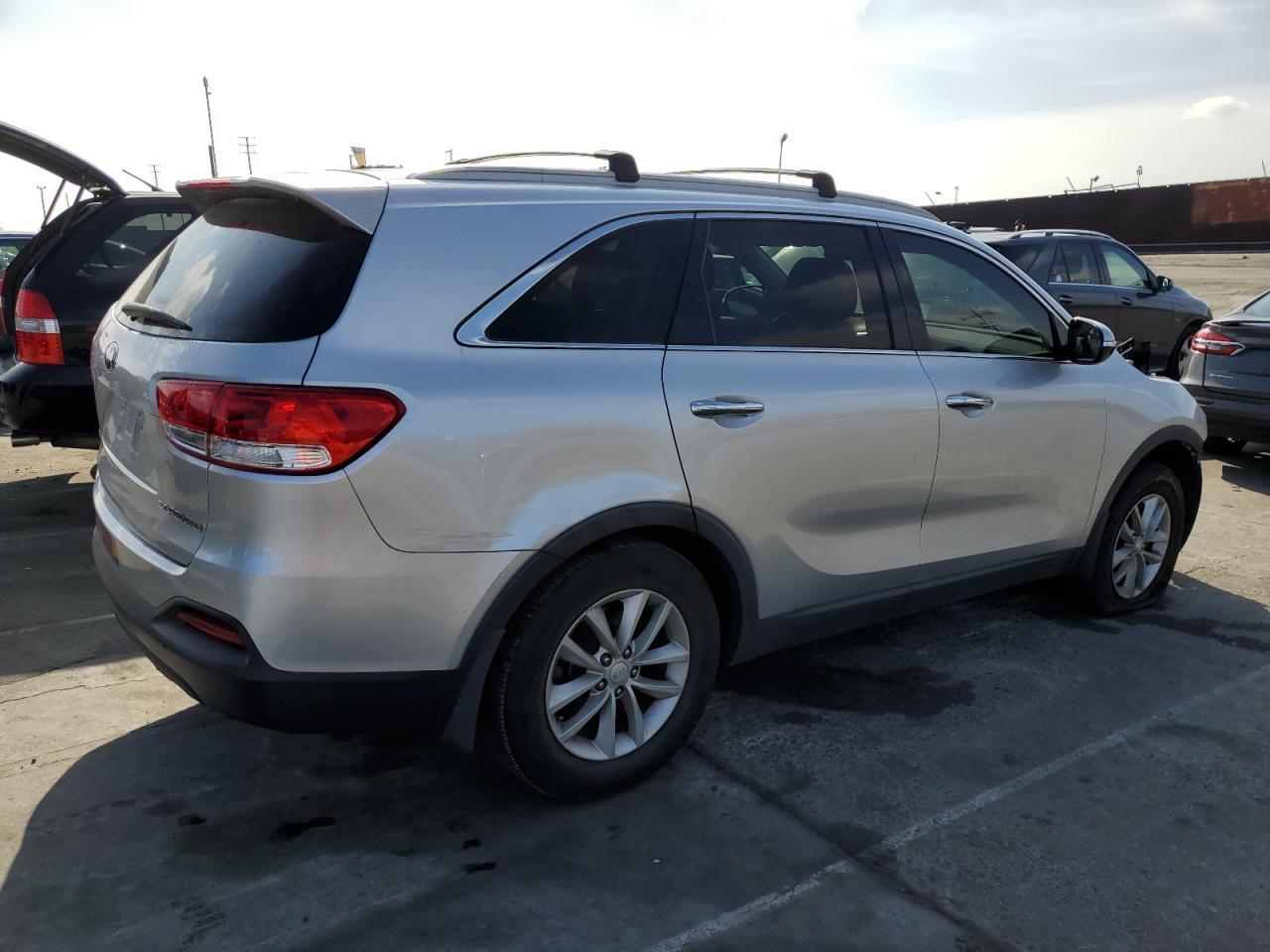 2016 KIA SORENTO LX - Image 3