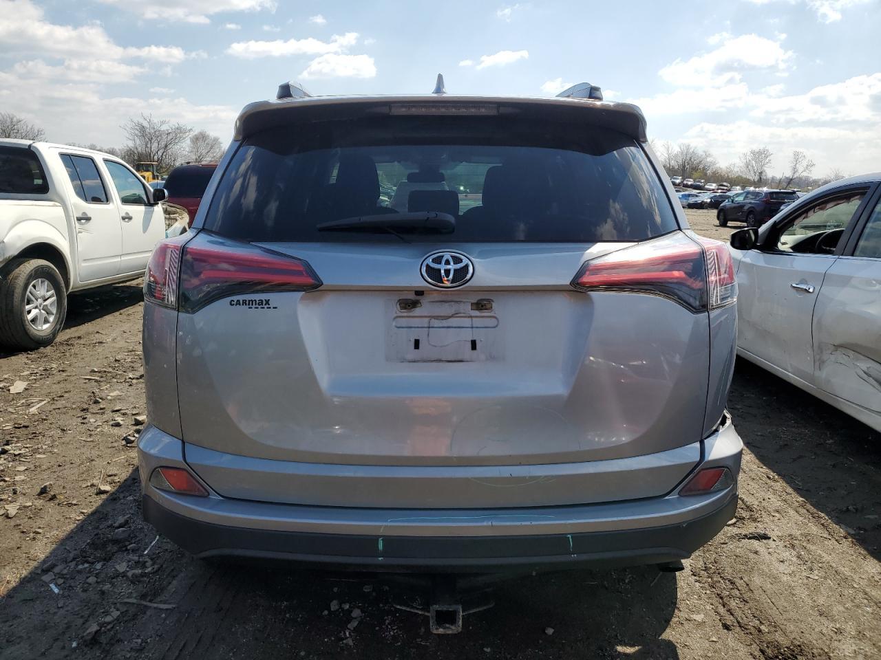 2017 TOYOTA RAV4 LE - Фото 6