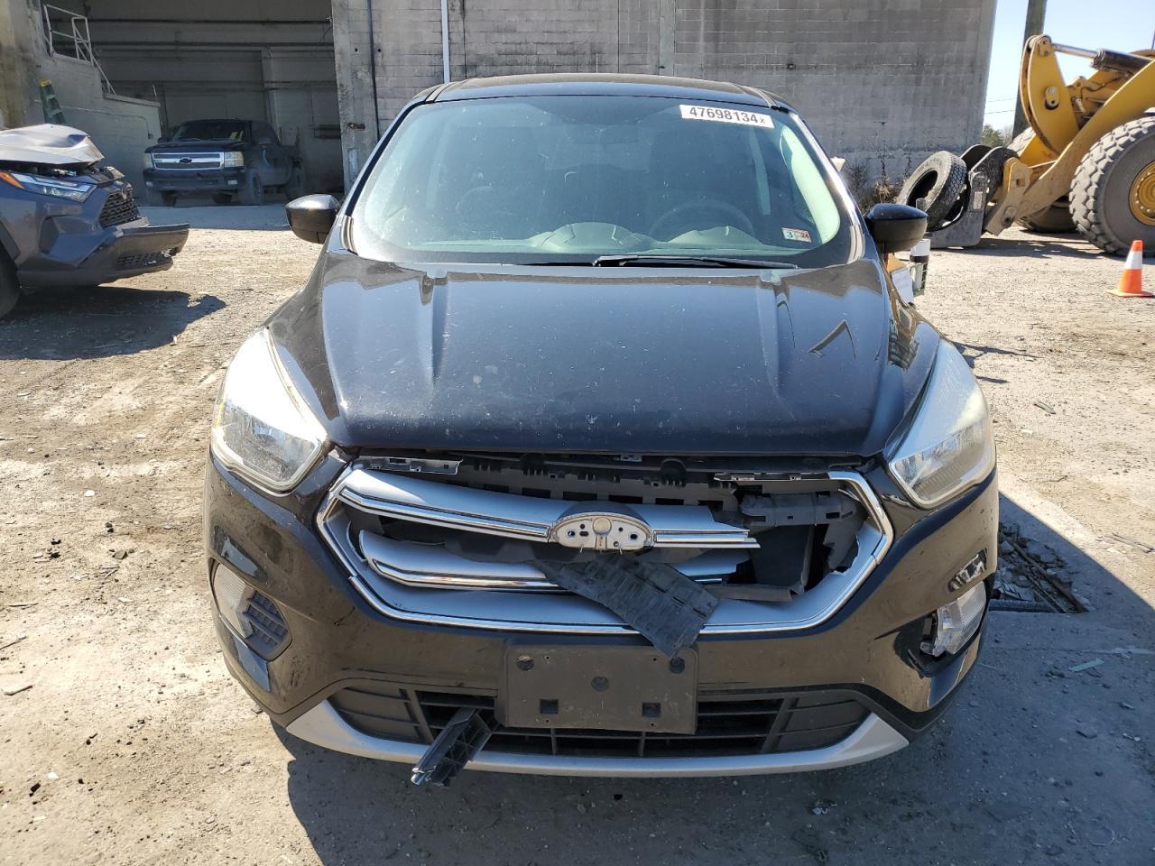 2017 FORD ESCAPE SE - Image 5