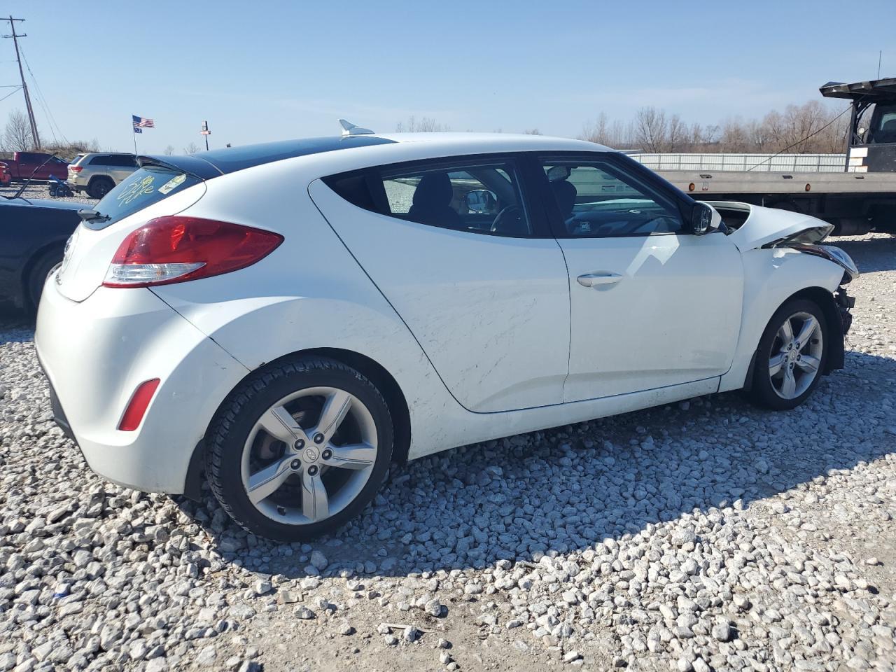2013 HYUNDAI VELOSTER - Фото 3