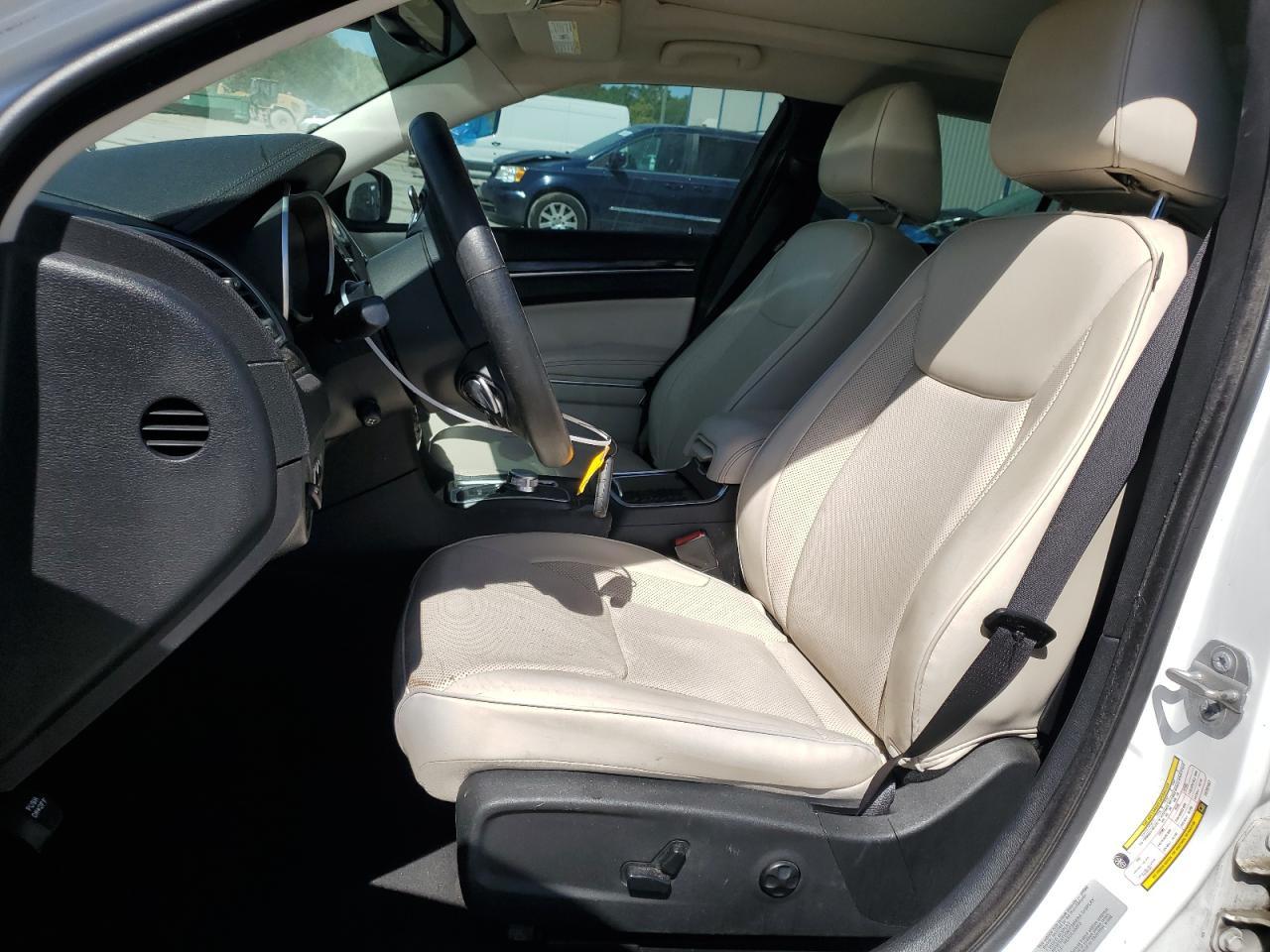 2015 CHRYSLER 300C - Фото 7