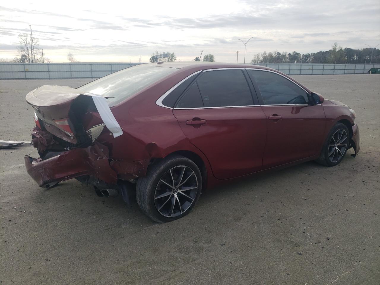 2017 TOYOTA CAMRY LE - Фото 3