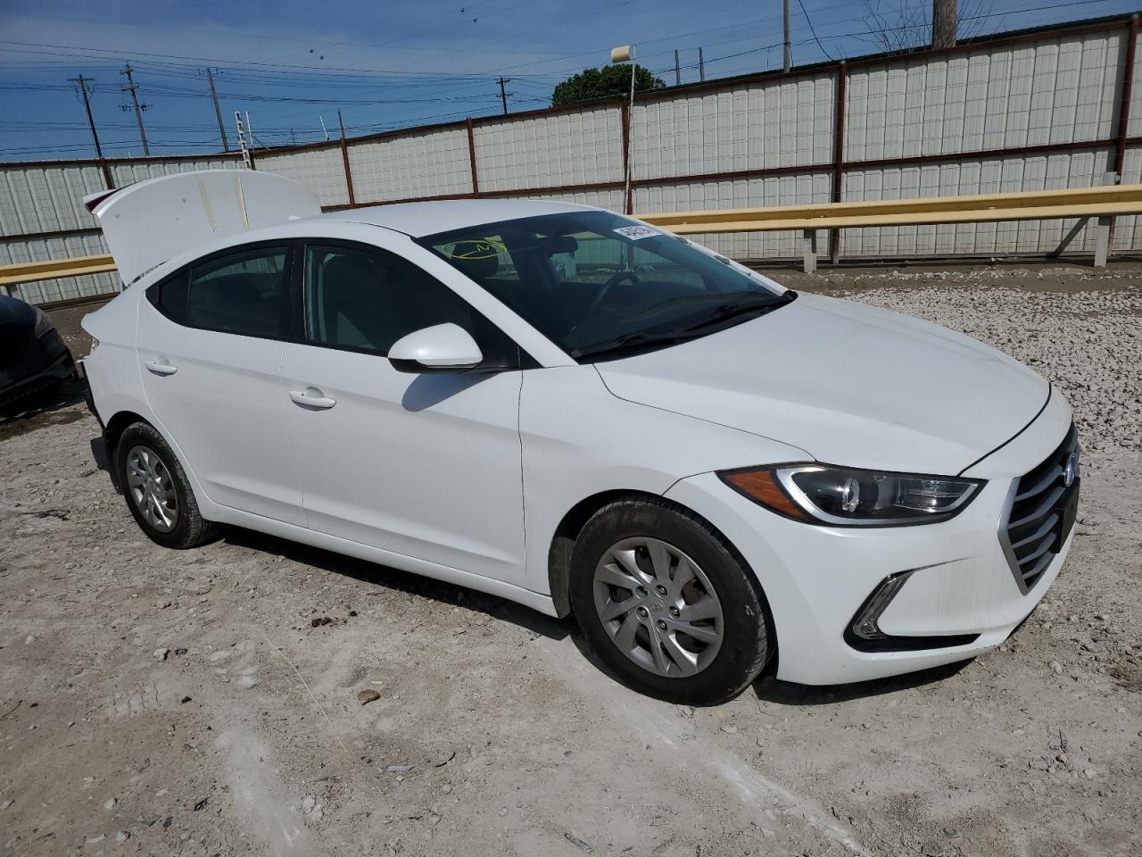 2017 HYUNDAI ELANTRA SE - Image 4
