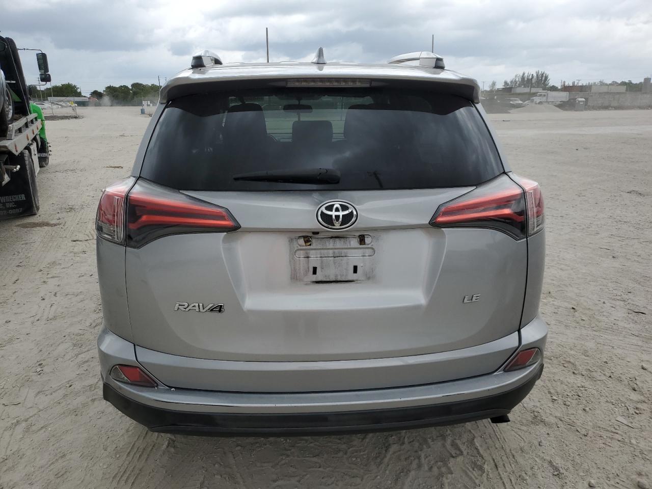 2016 TOYOTA RAV4 LE - Фото 6