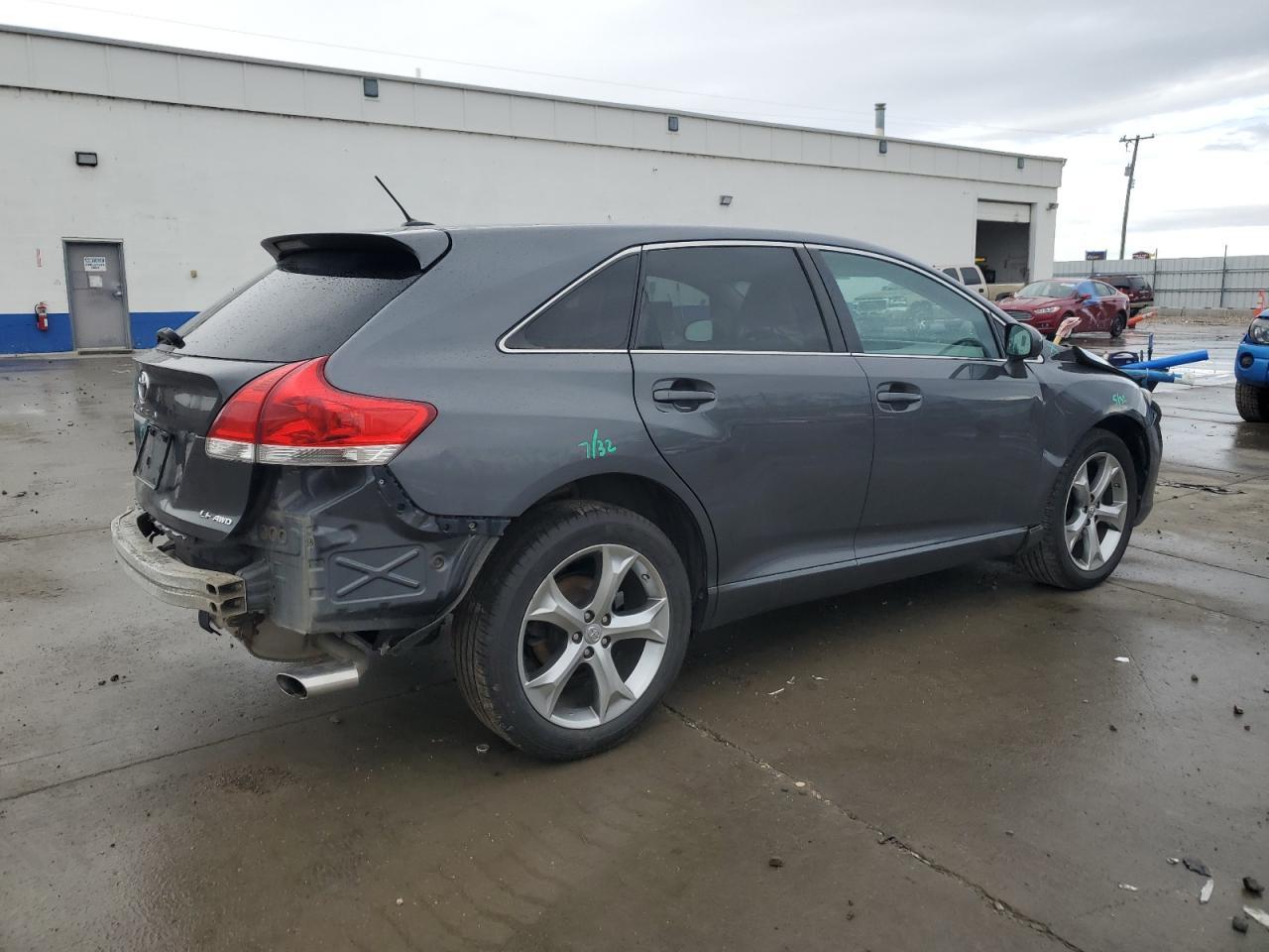 2012 TOYOTA VENZA LE - Image 3