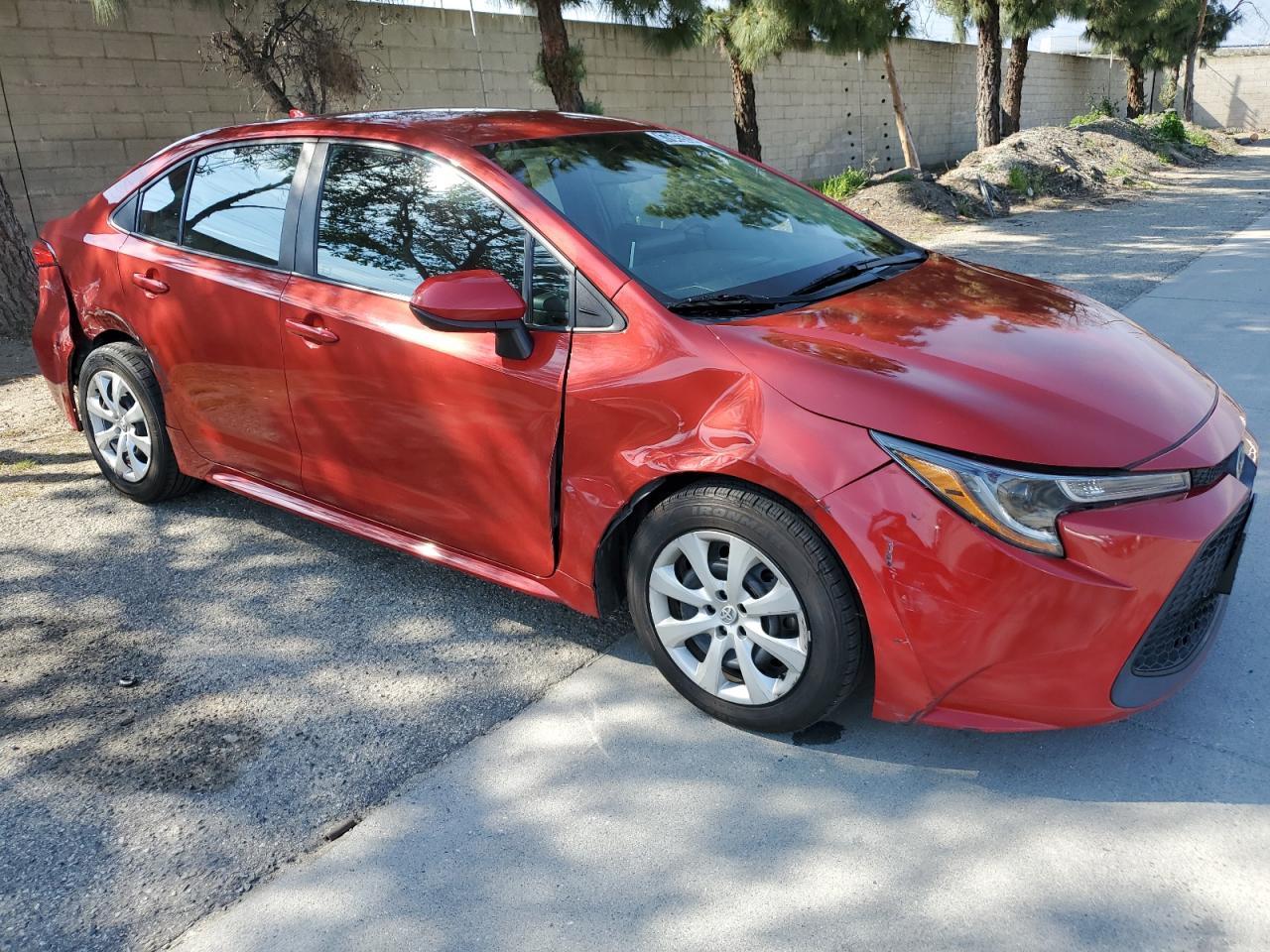 2020 TOYOTA COROLLA LE - Фото 4
