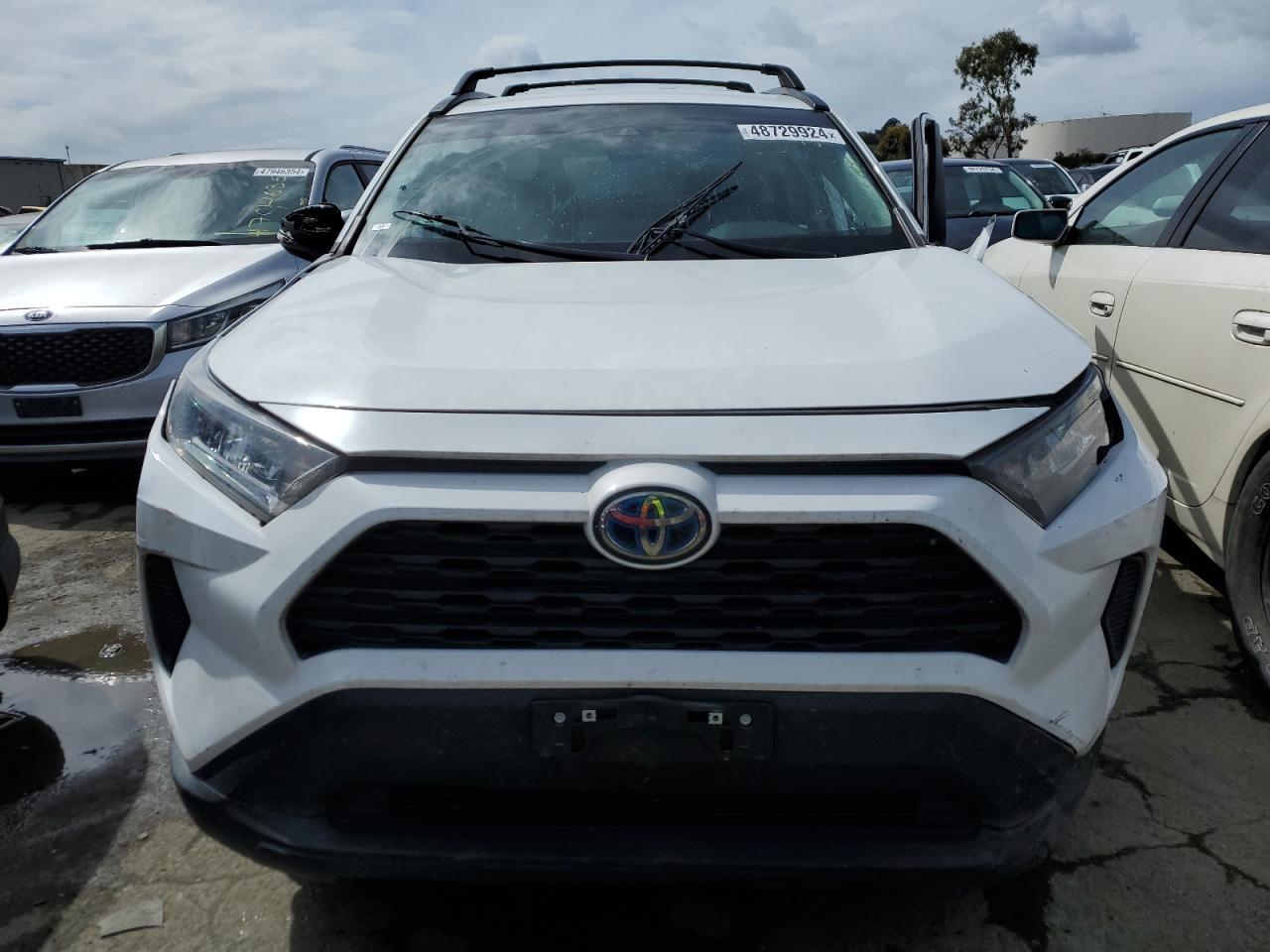 2021 TOYOTA RAV4 LE - Фото 5