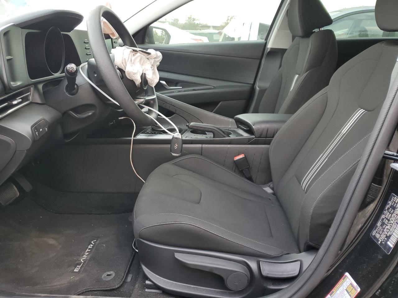 2023 HYUNDAI ELANTRA SE - Фото 7