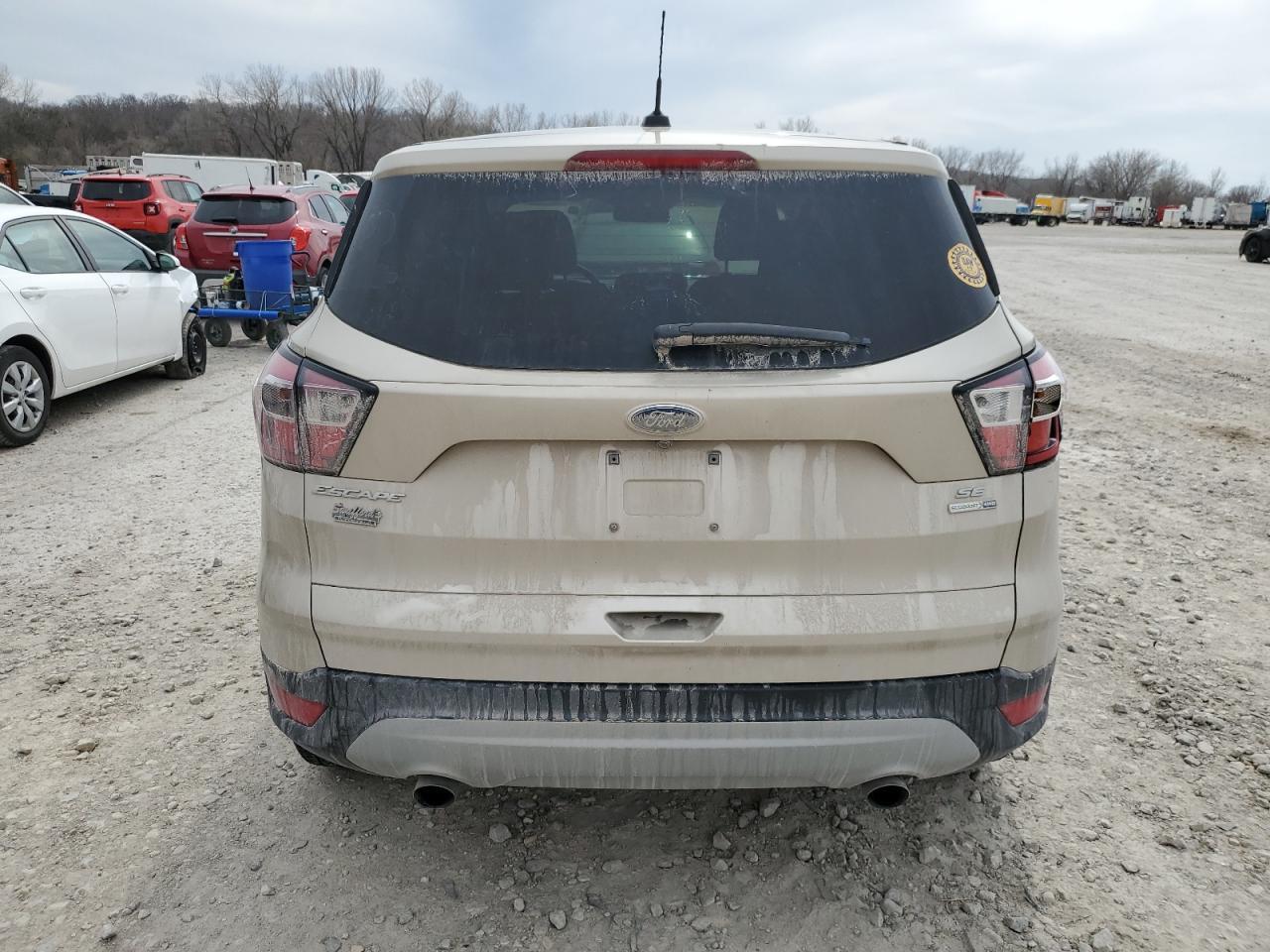 2017 FORD ESCAPE SE - Фото 6