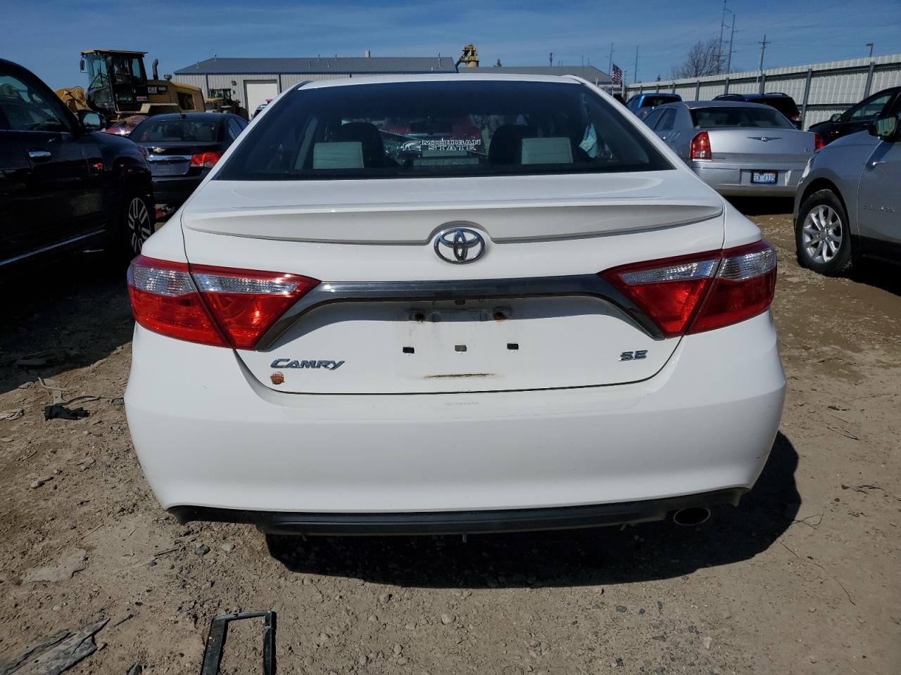 2017 TOYOTA CAMRY LE - Image 6