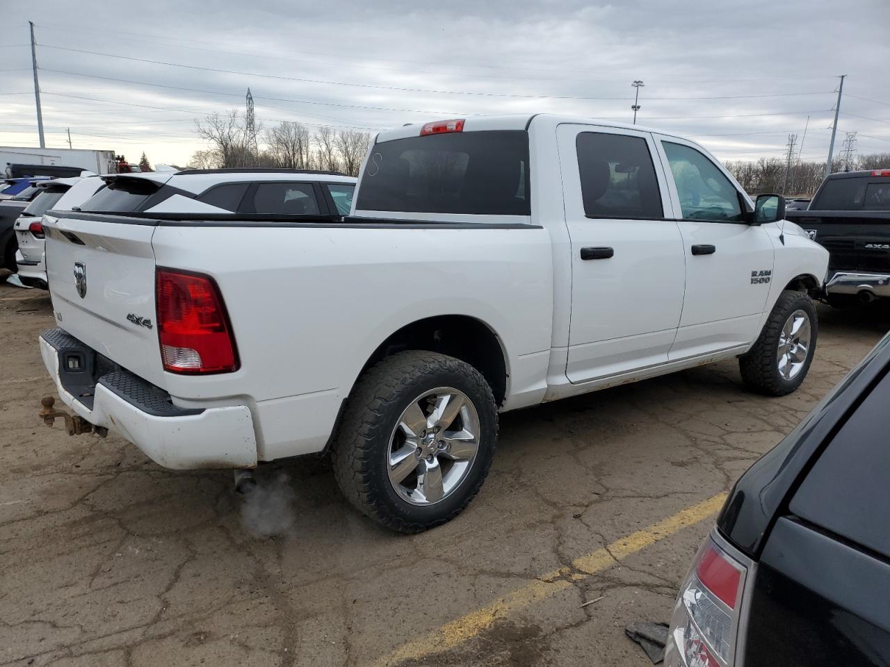 2015 RAM 1500 ST - Фото 3
