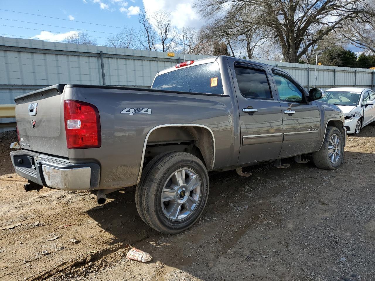 2013 CHEVROLET SILVERADO - Фото 3