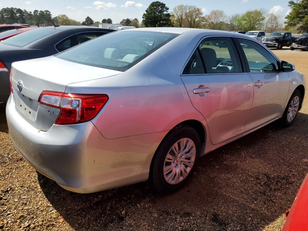 2014 TOYOTA CAMRY L - Фото 3