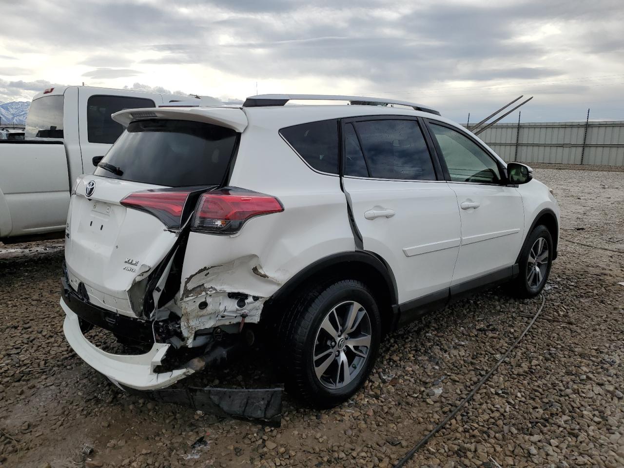 2016 TOYOTA RAV4 XLE - Фото 3