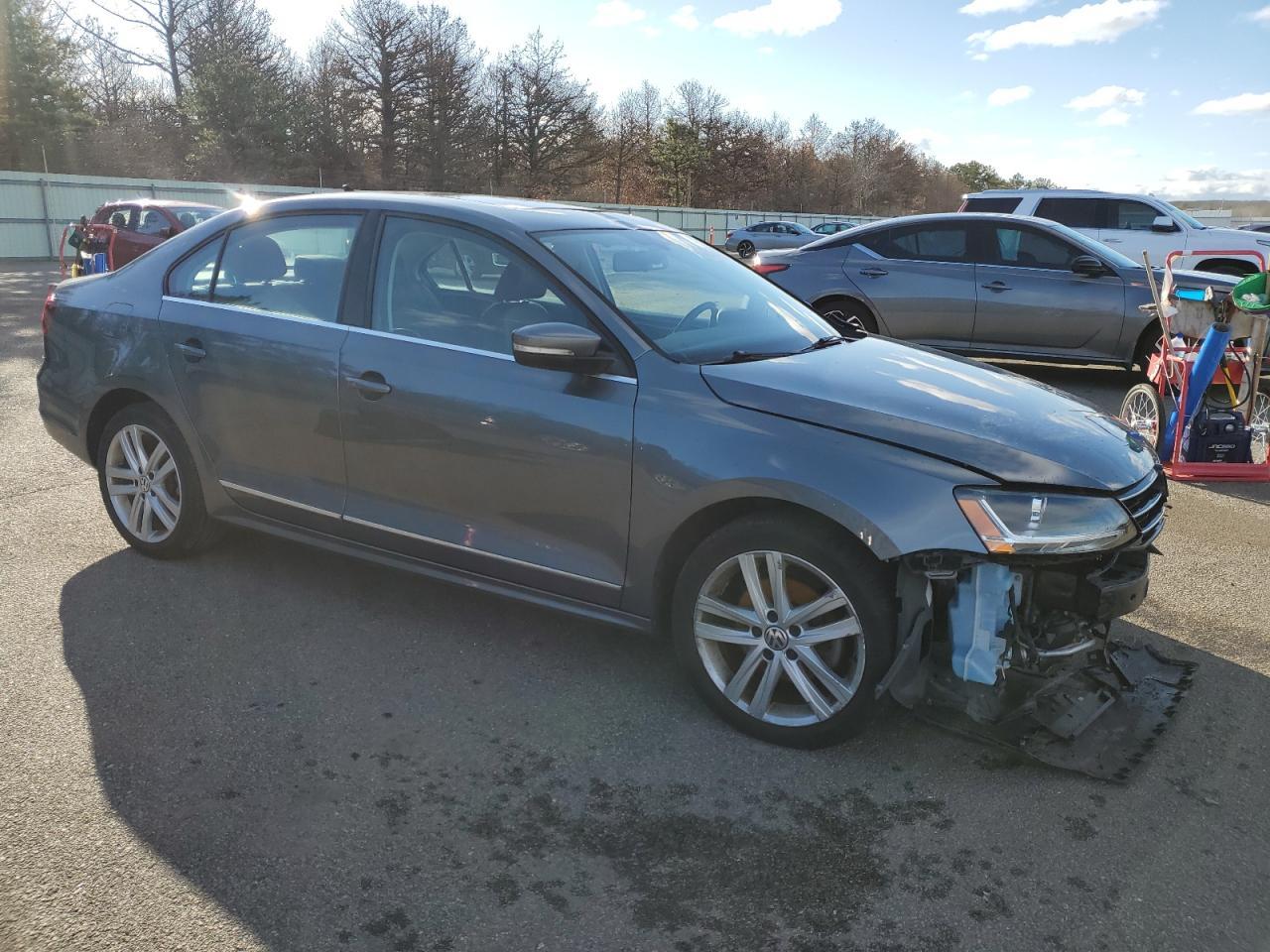 2017 VOLKSWAGEN JETTA SEL - Image 4