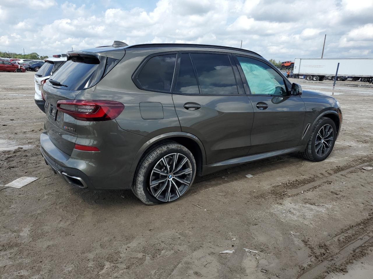 2022 BMW X5 M50I - Фото 3