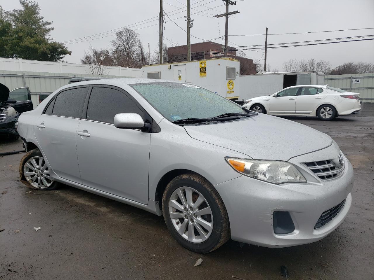 2013 TOYOTA COROLLA BA - Фото 4