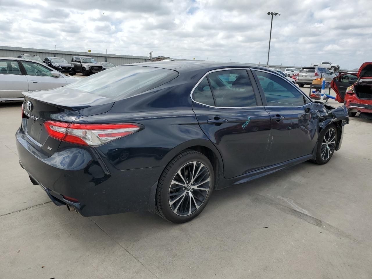 2018 TOYOTA CAMRY L - Image 3