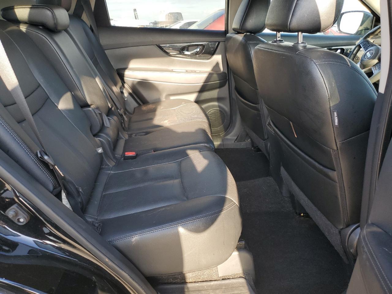 2017 NISSAN ROGUE SV - Image 6