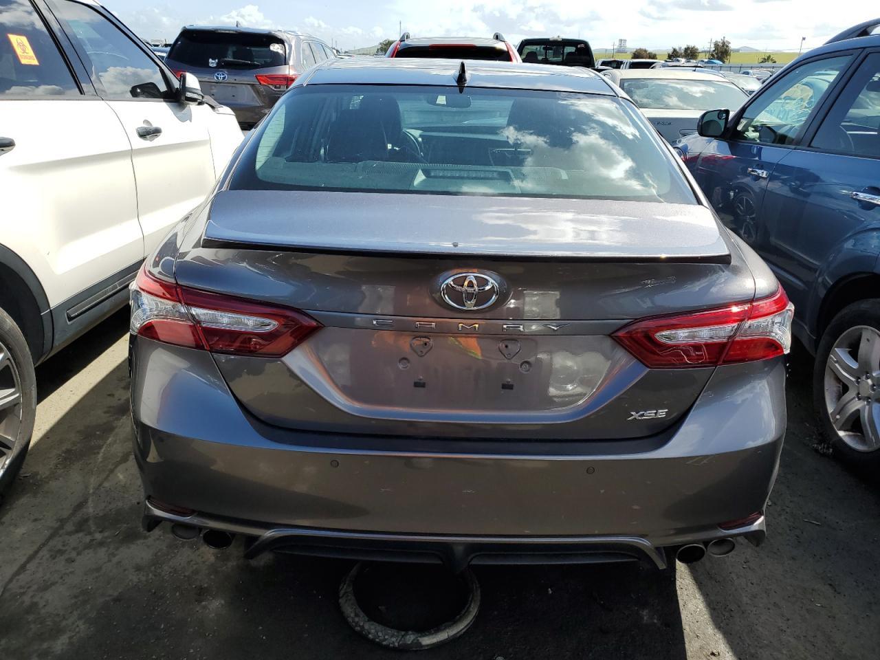2018 TOYOTA CAMRY XSE - Image 6