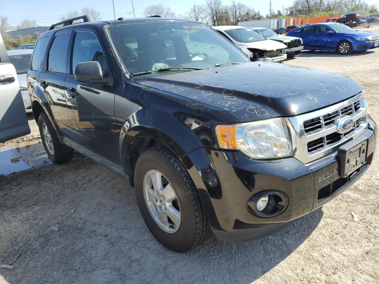 2010 FORD ESCAPE XLT - Image 4