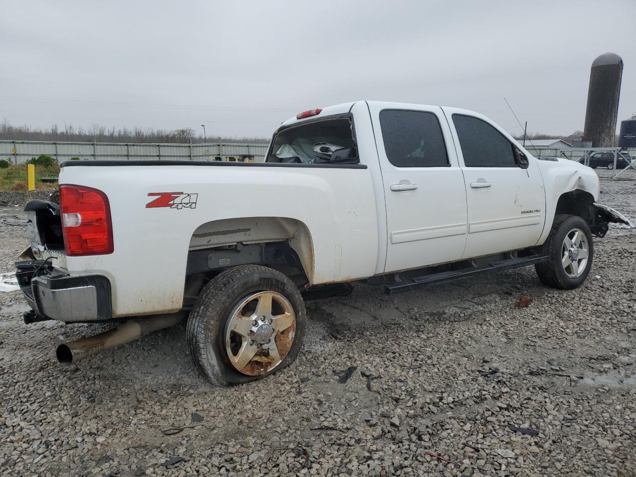 2014 CHEVROLET SILVERADO - Image 3